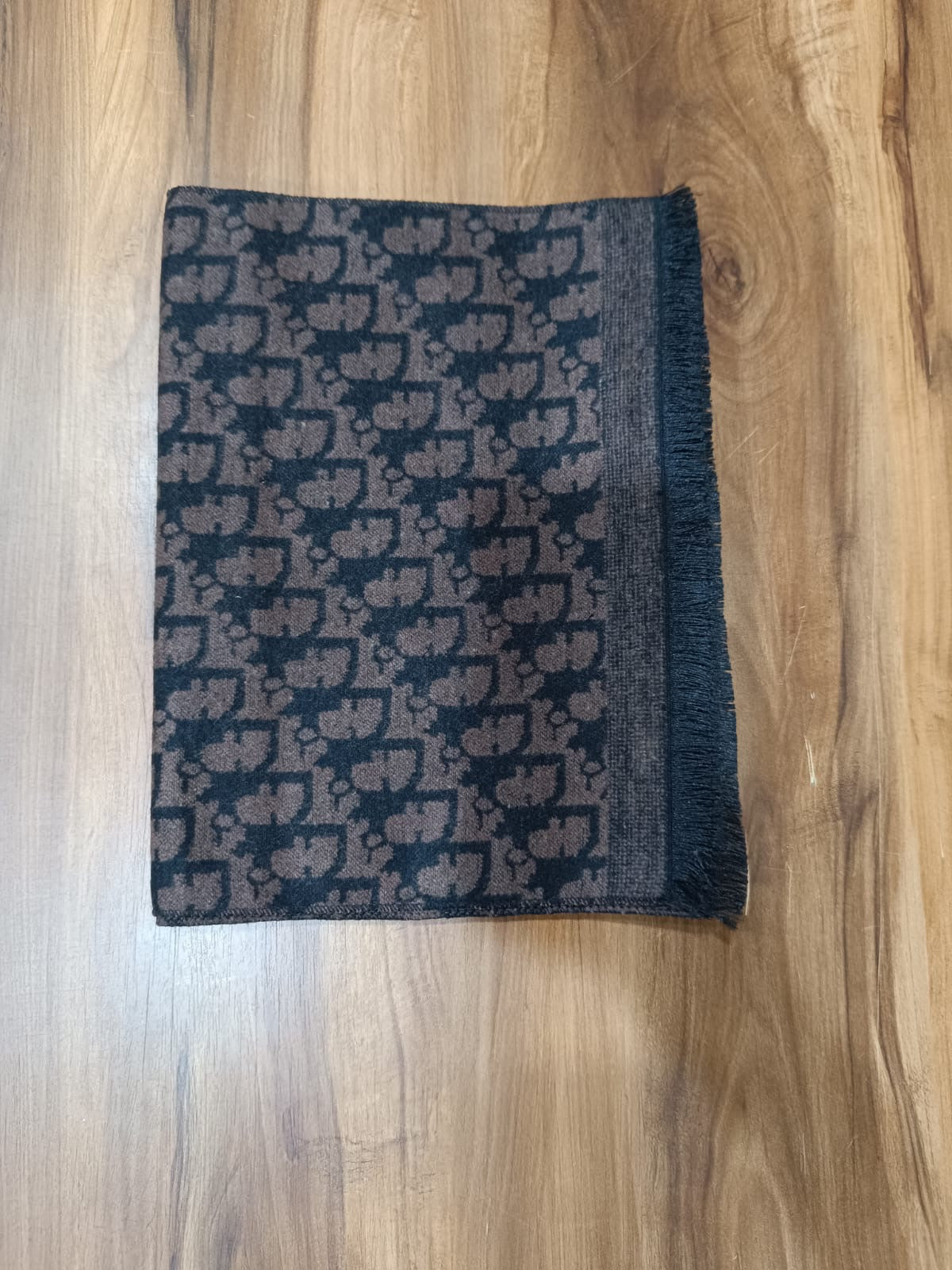 Pashloom™ Premium Cashmere Wool Muffler - Ultra Soft, Lightweight & Unisex Self-Design Scarf