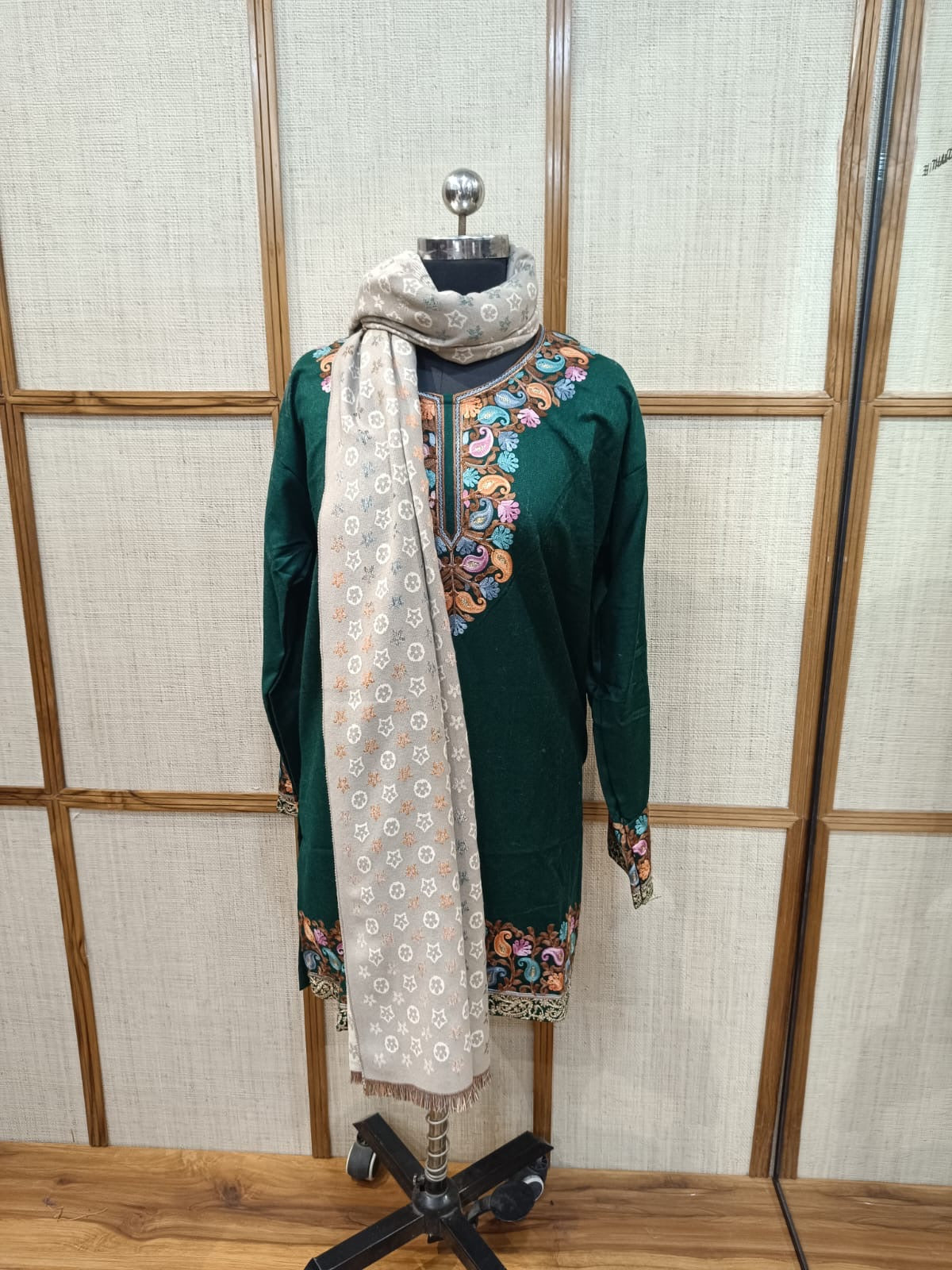 Unisex Reversible Wool Stole Under ₹1000 | Warm, Trendy & Lightweight