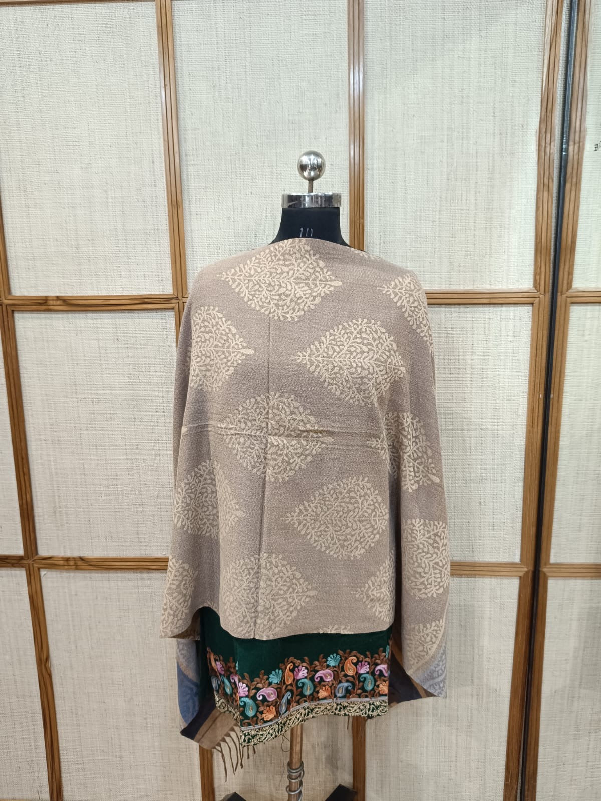 Elegant Reversible Wool Stole for Office & Evening Wear