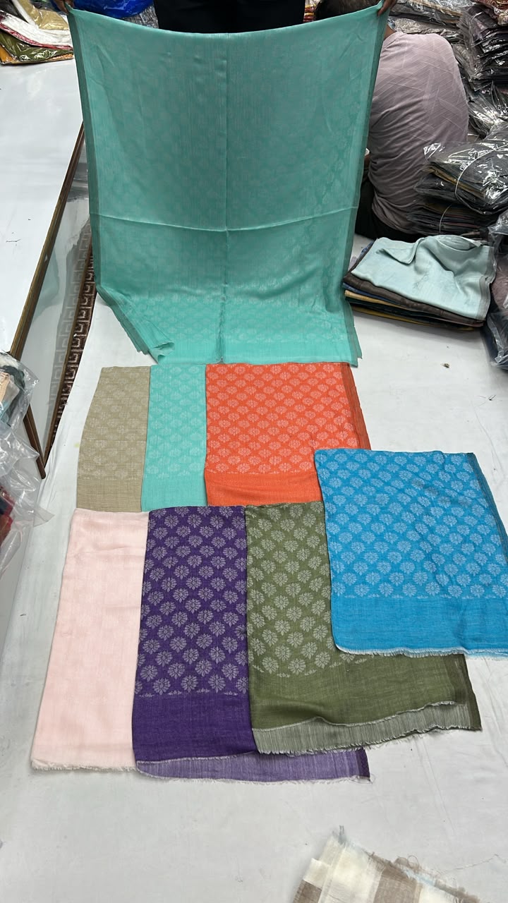 Pashloom™ All over woven butta pattern fine wool unisex stole