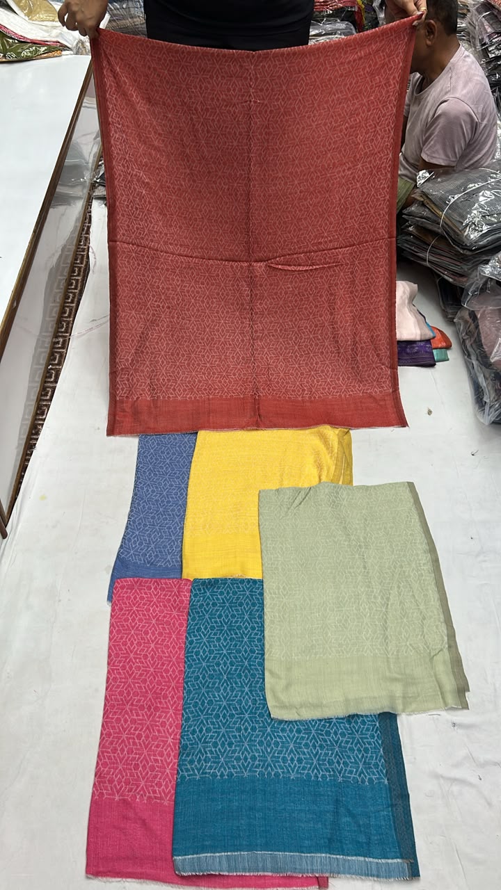 Pashloom™ geometric jacquard pattern fine wool unisex stole