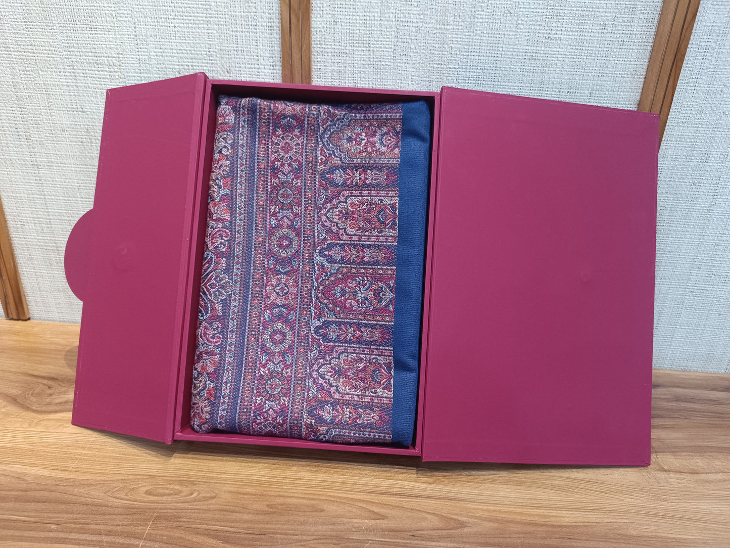 Send Rakhi Gift Online | Rakhshabandhan Gifts Delivery All-Over India | Pashloom Limited Edition Shawl