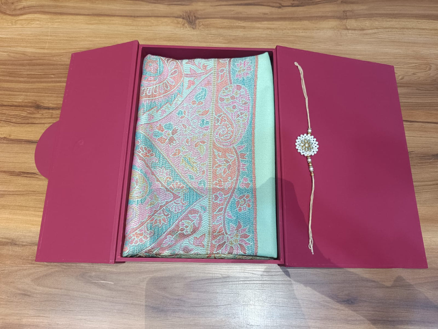Best Rakhi Gift for Men Online| Pashloom Luxurious Reversible Shawl