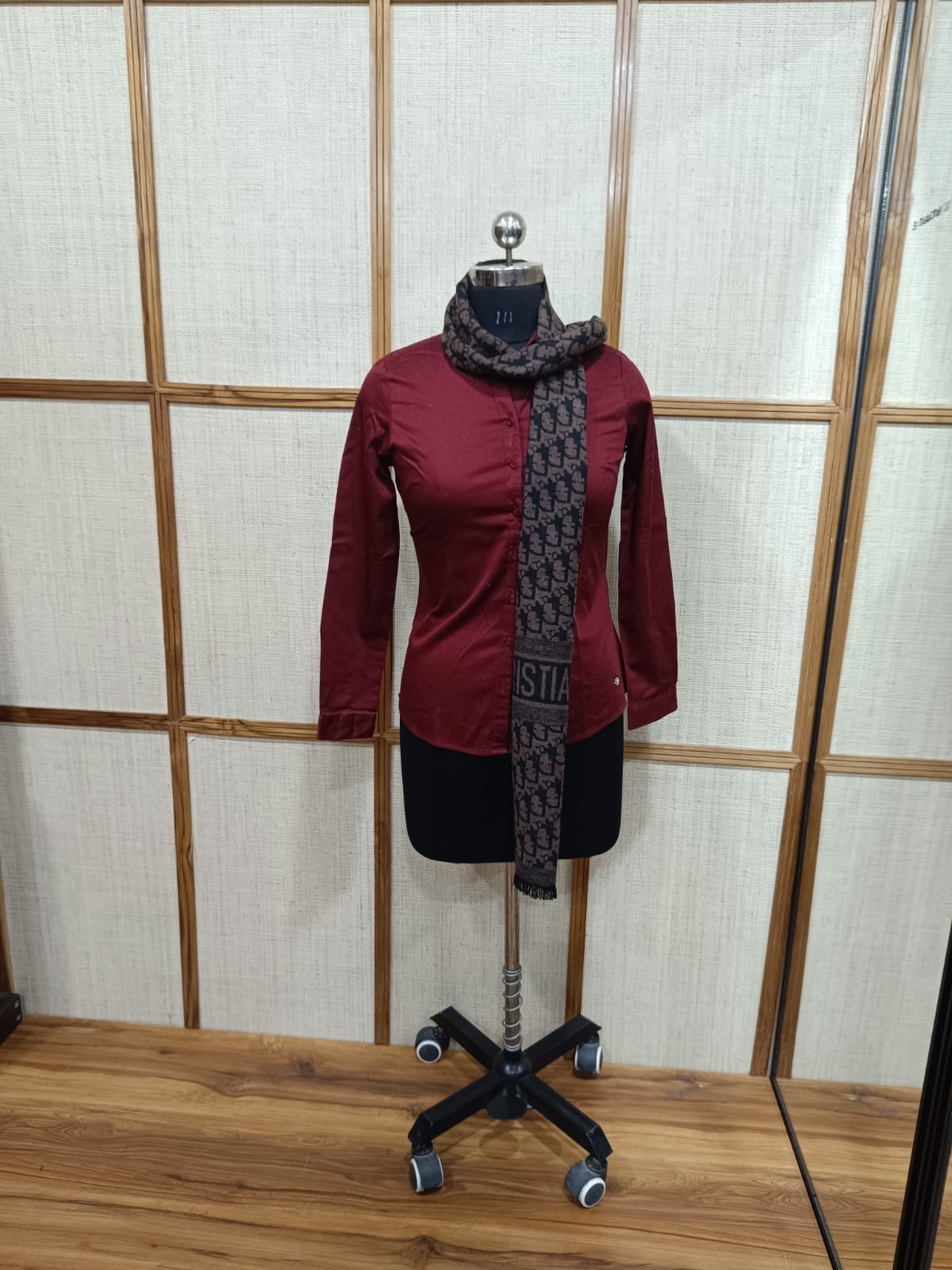 Pashloom™ Premium Cashmere Wool Muffler - Ultra Soft, Lightweight & Unisex Self-Design Scarf