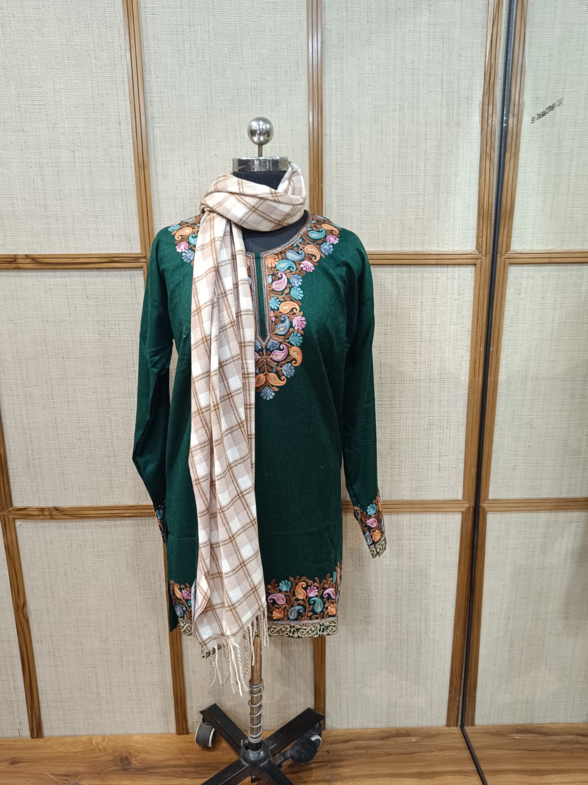 Pashloom assorted color wool stole for winter gifting, product image 3