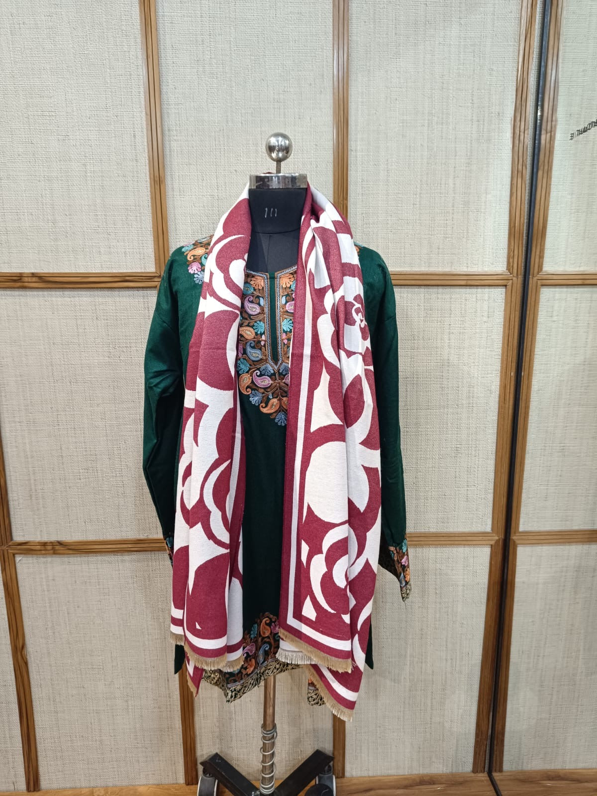 Reversible Woolen Stole for Men & Women Under ₹1000