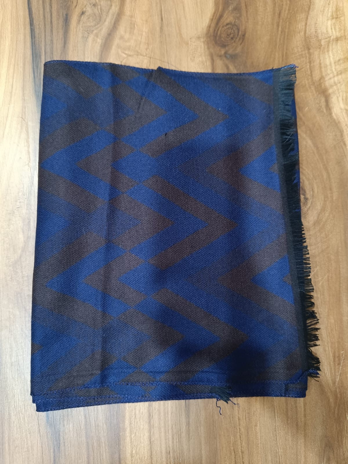 Ultra-Soft Cashmere Wool Muffler | Lightweight & Warm Unisex Scarf