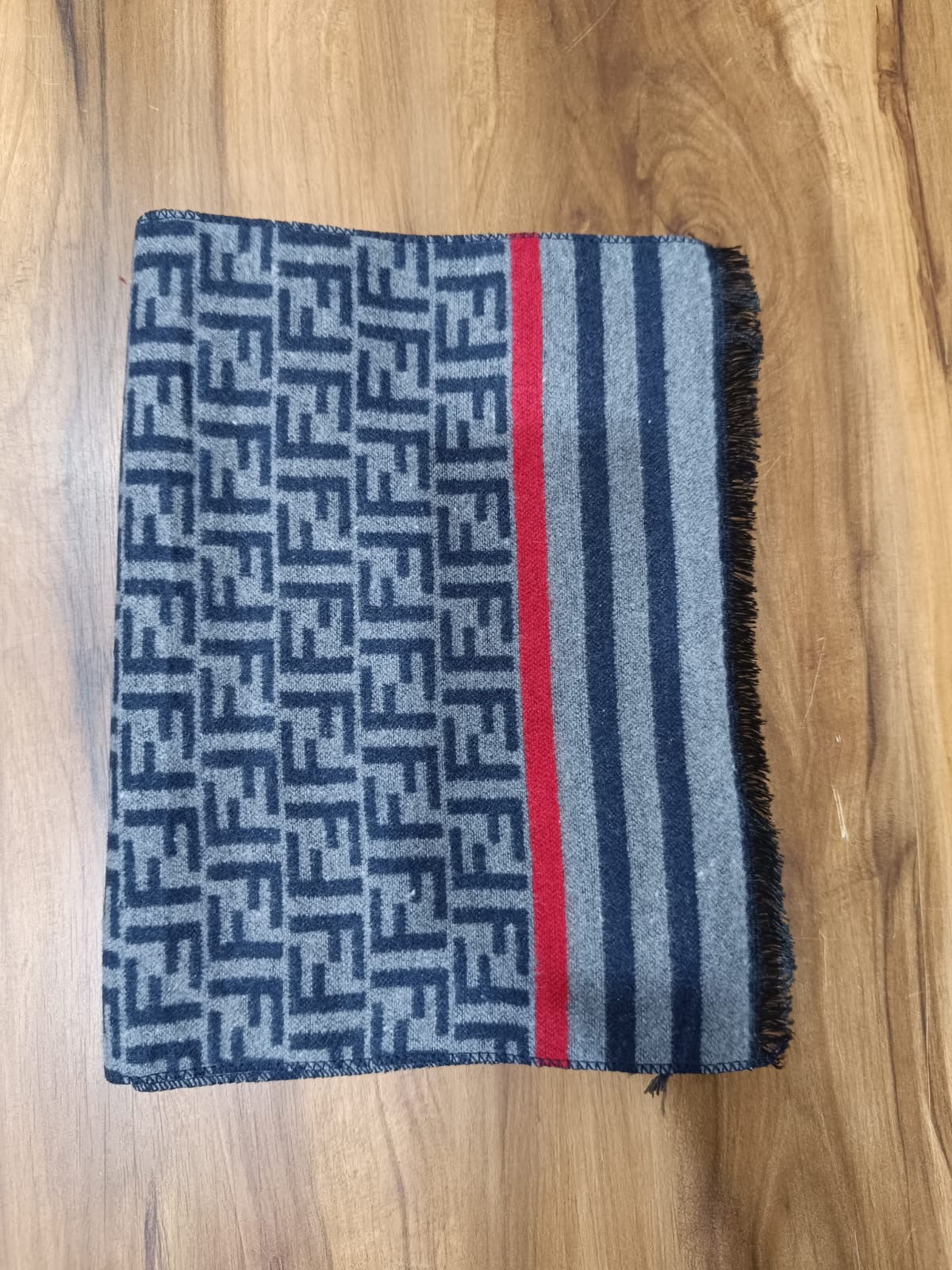 Pashloom™ Luxury Cashmere Wool Muffler | Reversible Self-Design Unisex Scarf for Chilly Winters