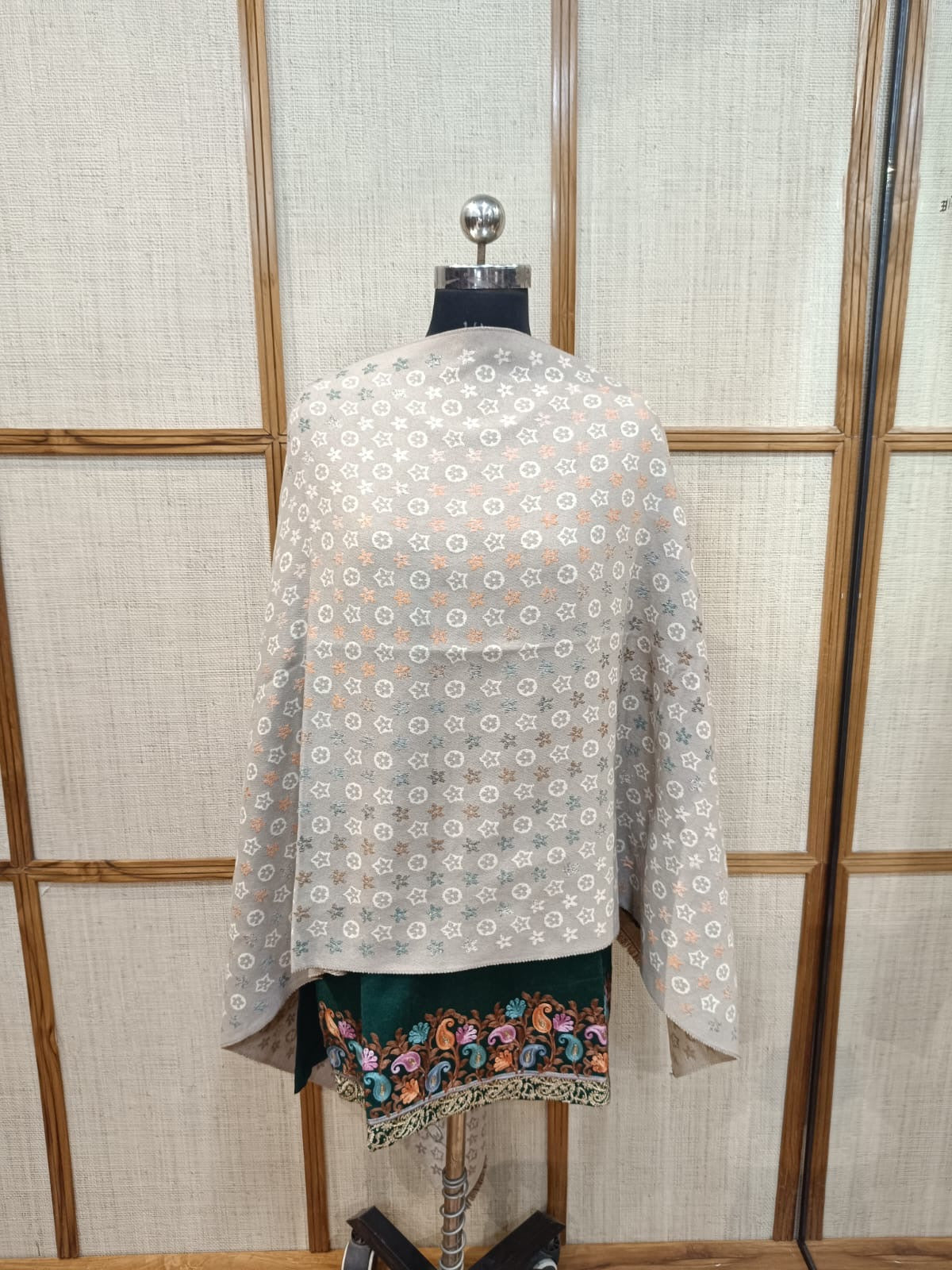 Unisex Reversible Wool Stole Under ₹1000 | Warm, Trendy & Lightweight