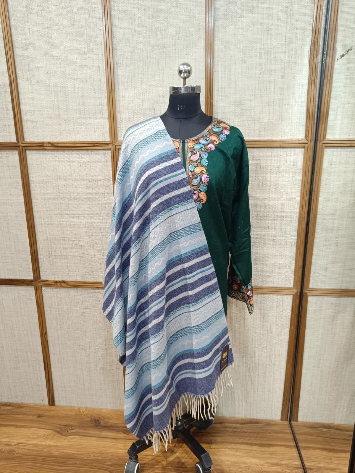 Premium Pure Wool Lightweight Winter Stole – Pashloom