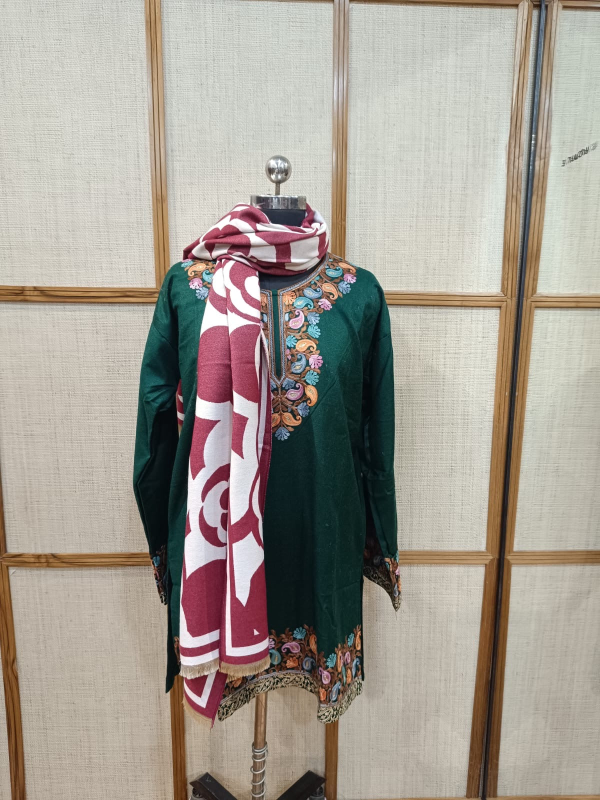 Reversible Woolen Stole for Men & Women Under ₹1000