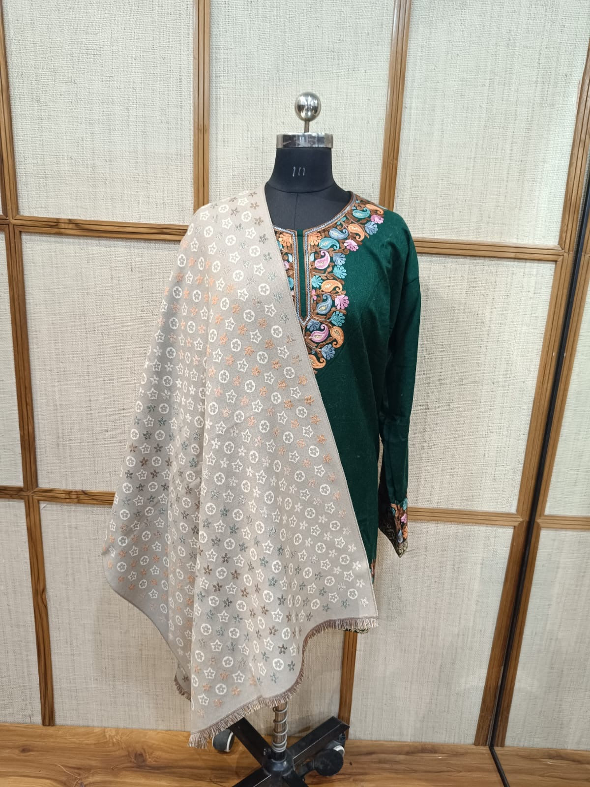 Unisex Reversible Wool Stole Under ₹1000 | Warm, Trendy & Lightweight