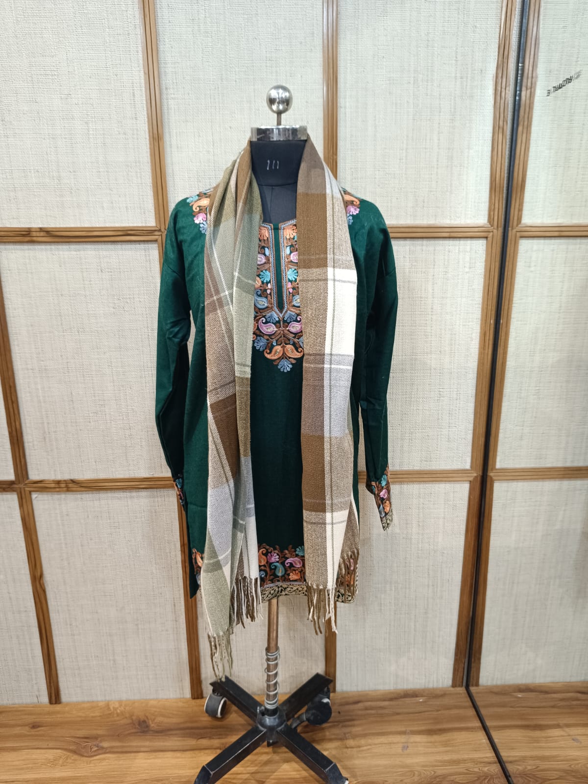Pashloom assorted color wool stole for winter gifting, product image 1