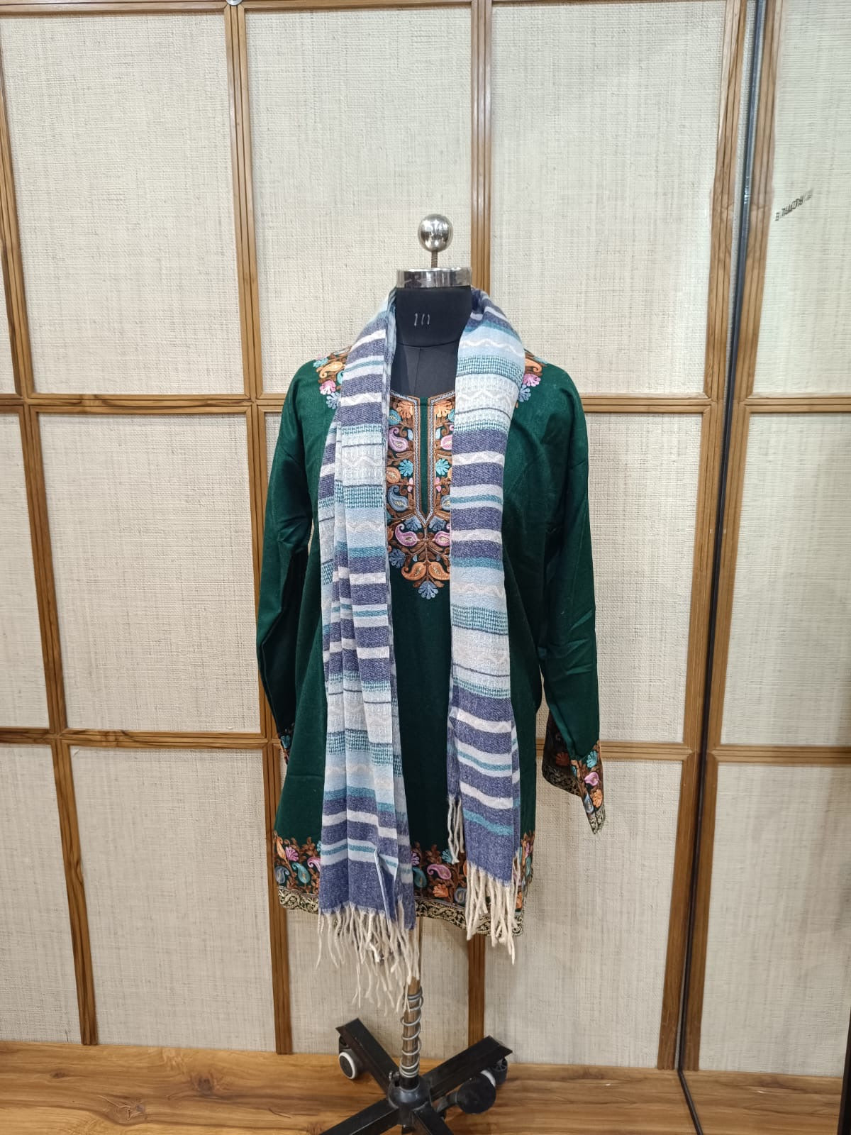 Premium Pure Wool Lightweight Winter Stole – Pashloom