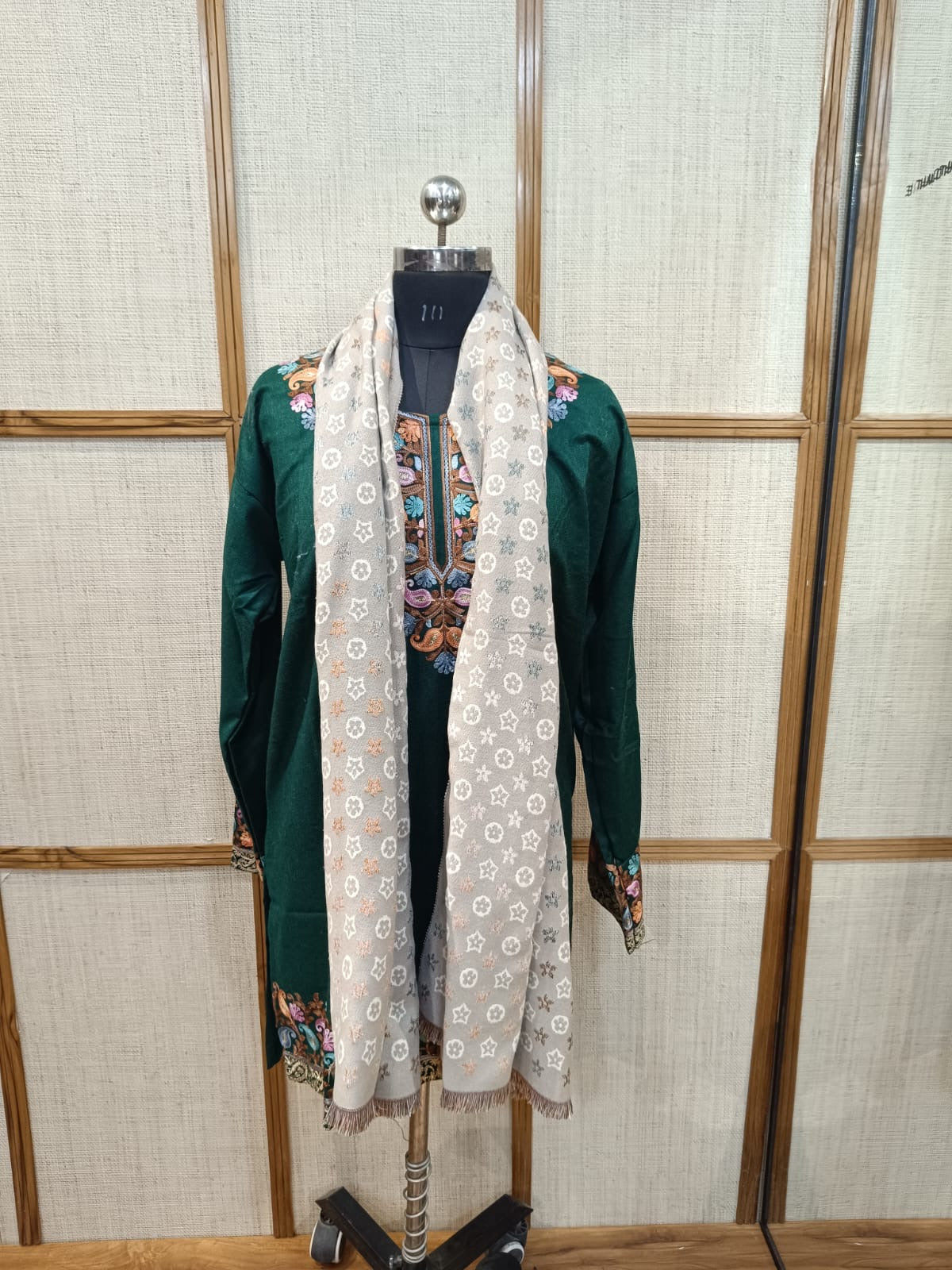 Unisex Reversible Wool Stole Under ₹1000 | Warm, Trendy & Lightweight