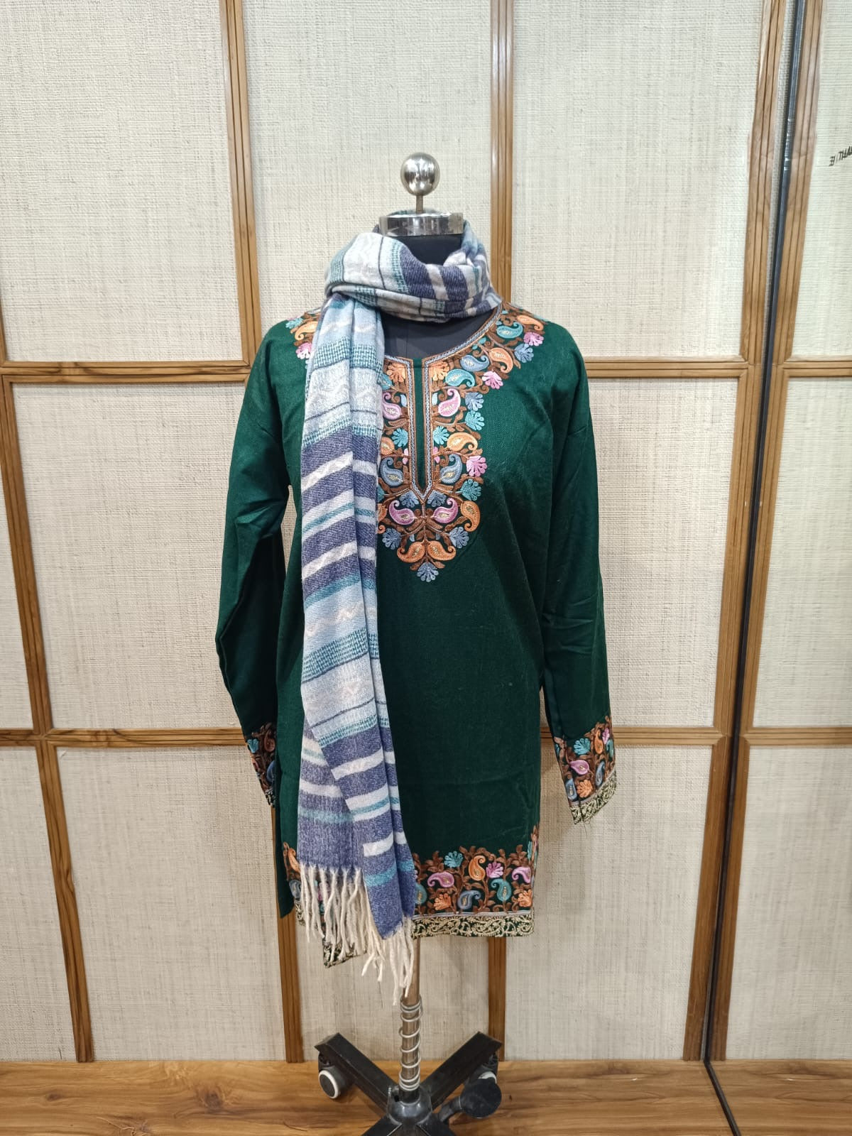 Premium Pure Wool Lightweight Winter Stole – Pashloom