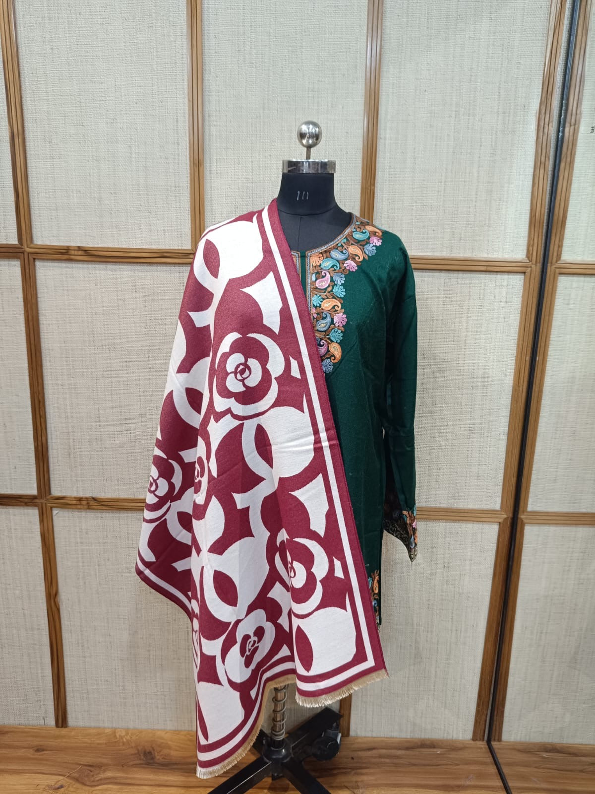 Reversible Woolen Stole for Men & Women Under ₹1000