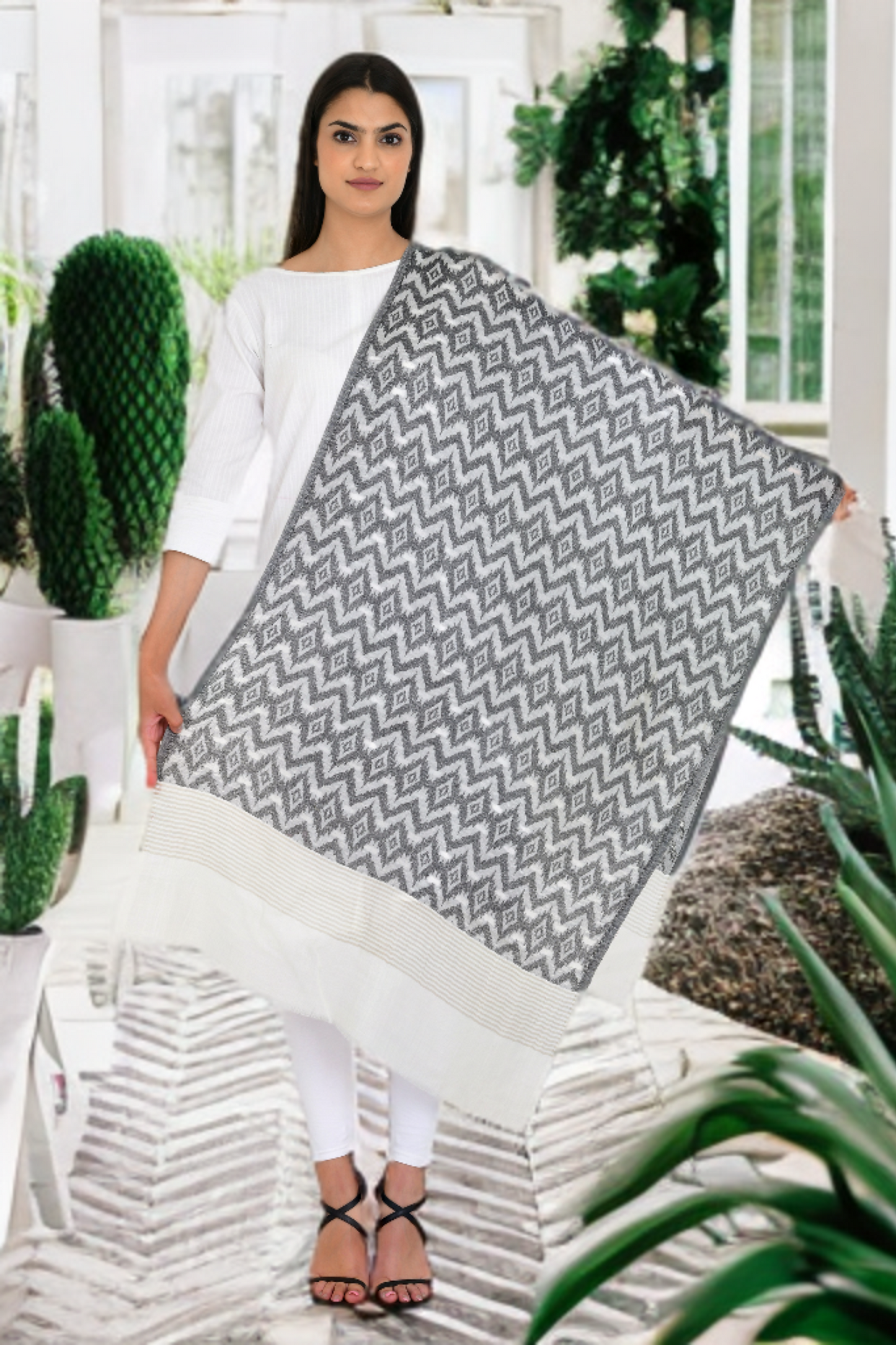 Black n white Fine Wool Stole Shawl for Women with Abstract Zig Zag Design