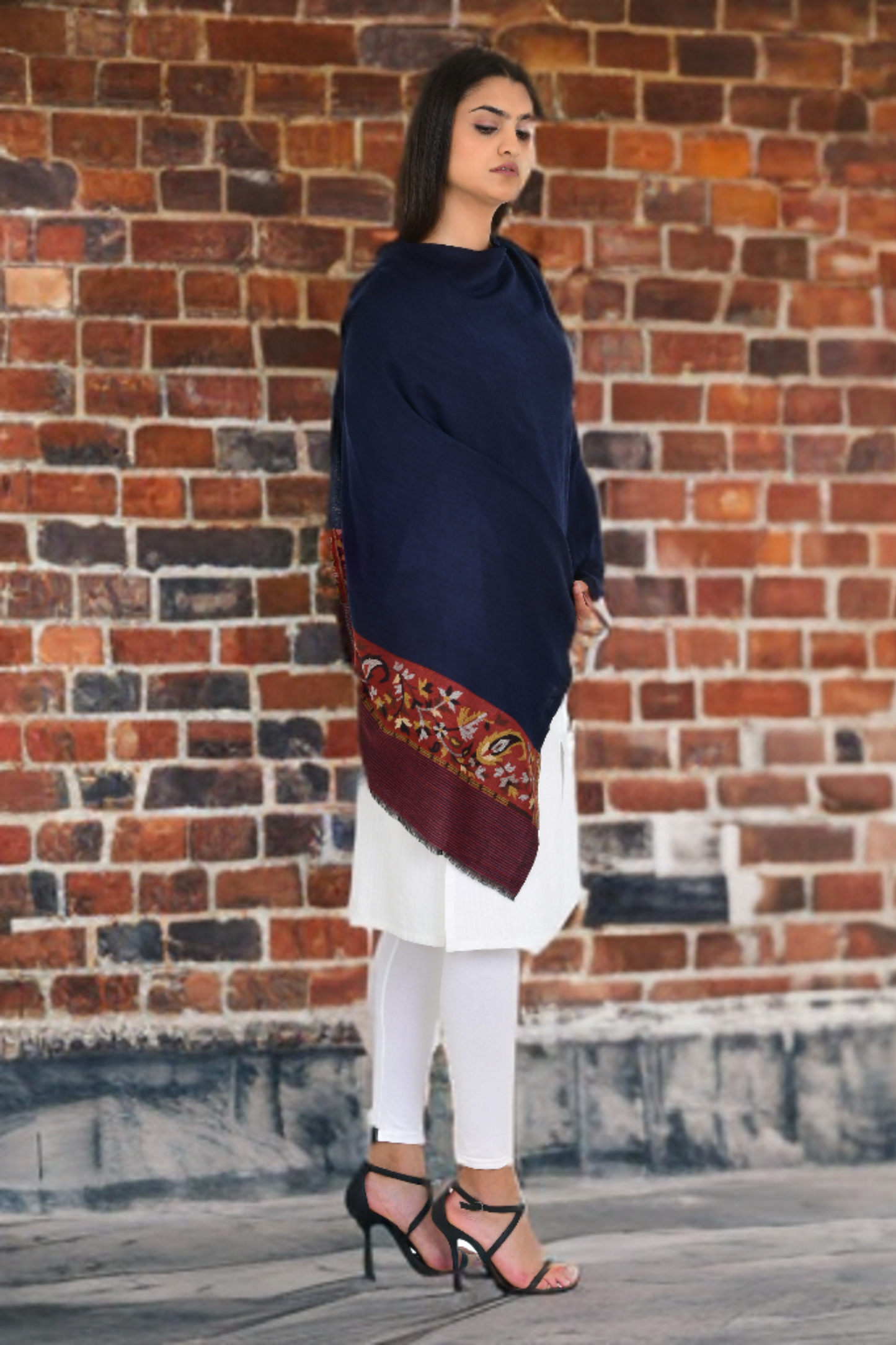 Minimal Design Blue Fine Wool Stole For Women