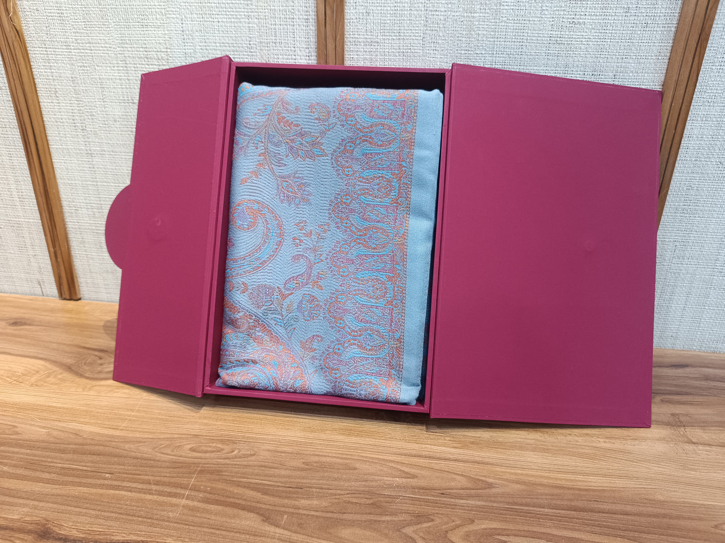 Rakhi Hampers- Send Unique Gifts for Raksha Bandhan Online | Pashloom