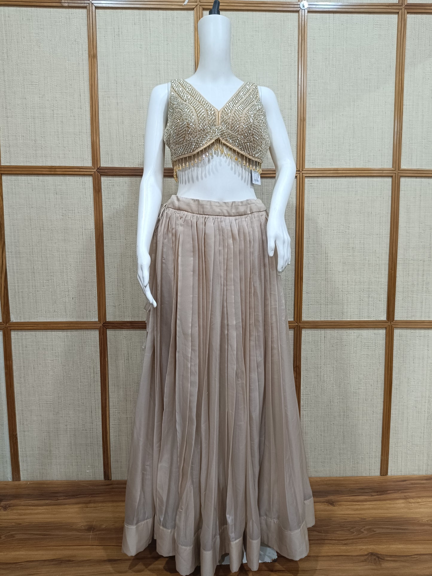 Pashloom gold premium fabric blouse for wedding and festive gifting, product image 3