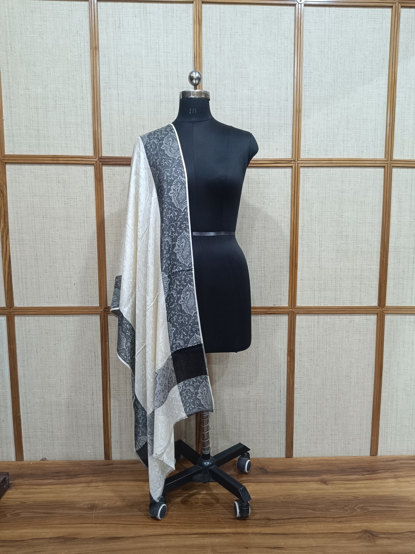 Pashloom Rakhi Gift Hamper for Cousin | Premium Fine-Weave Modal Stole with Rakhi