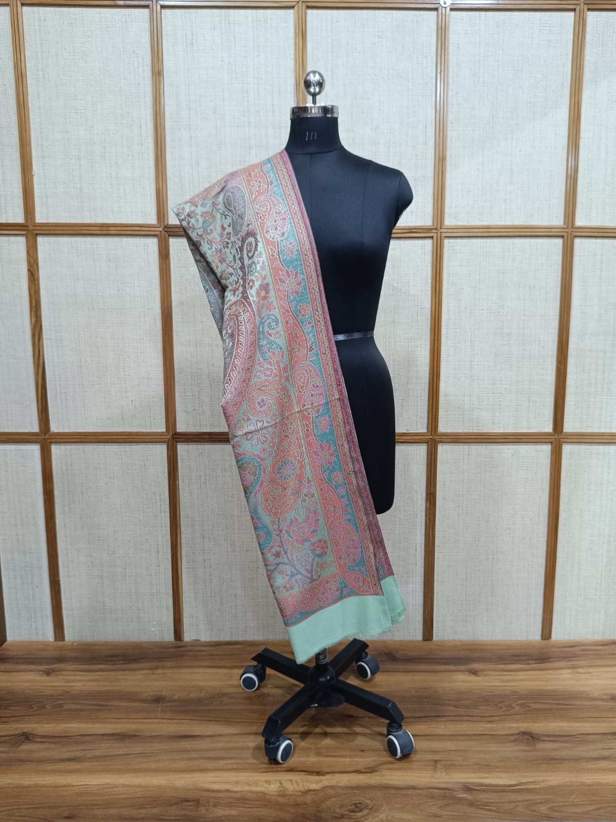 Best Rakhi Gift for Men Online| Pashloom Luxurious Reversible Shawl