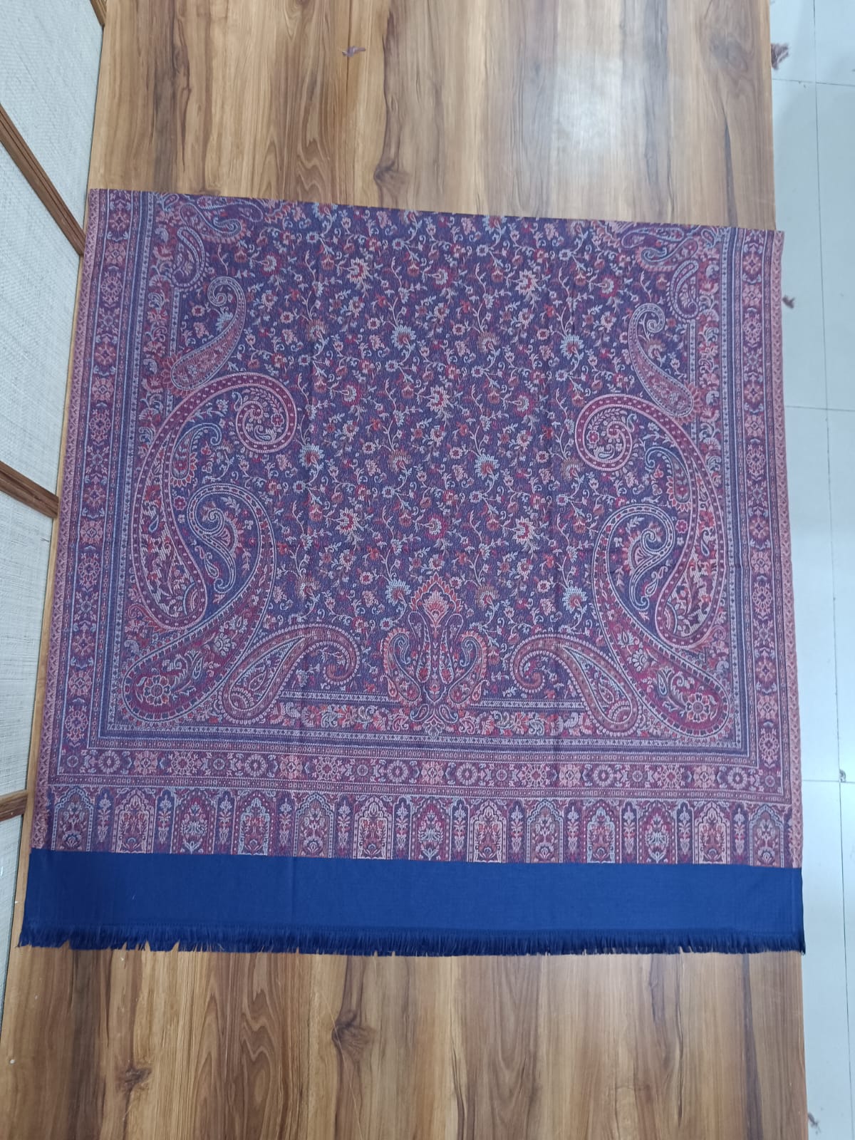 Send Rakhi Gift Online | Rakhshabandhan Gifts Delivery All-Over India | Pashloom Limited Edition Shawl