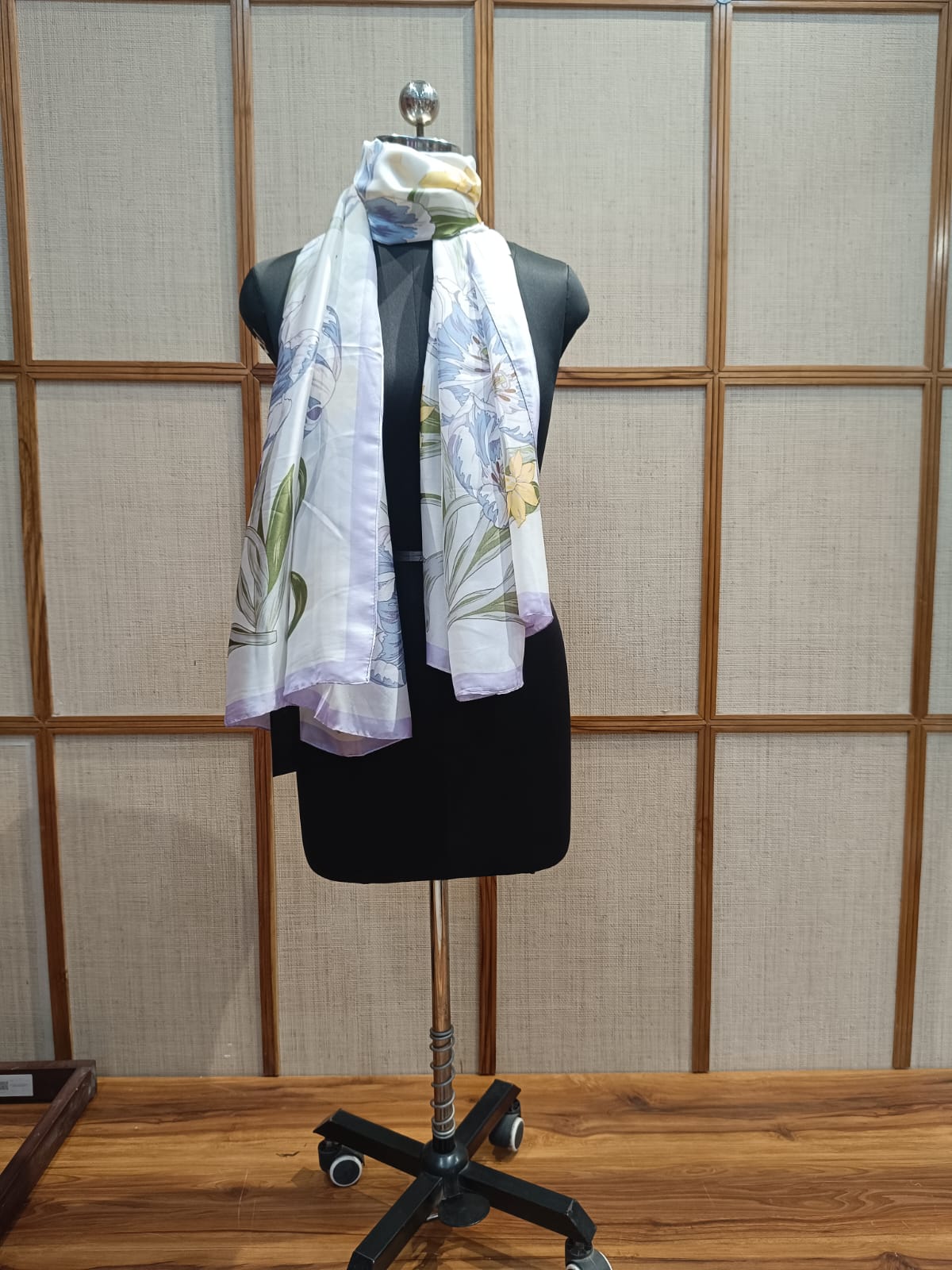 Pashloom™ Digital Printed Rectangular Silk Scarf for Her