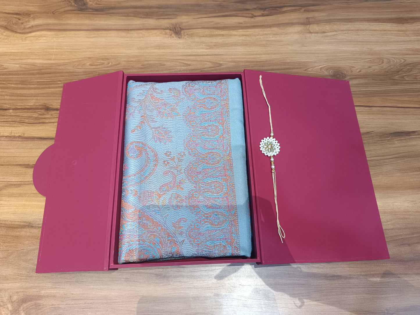 Rakhi Hampers- Send Unique Gifts for Raksha Bandhan Online | Pashloom