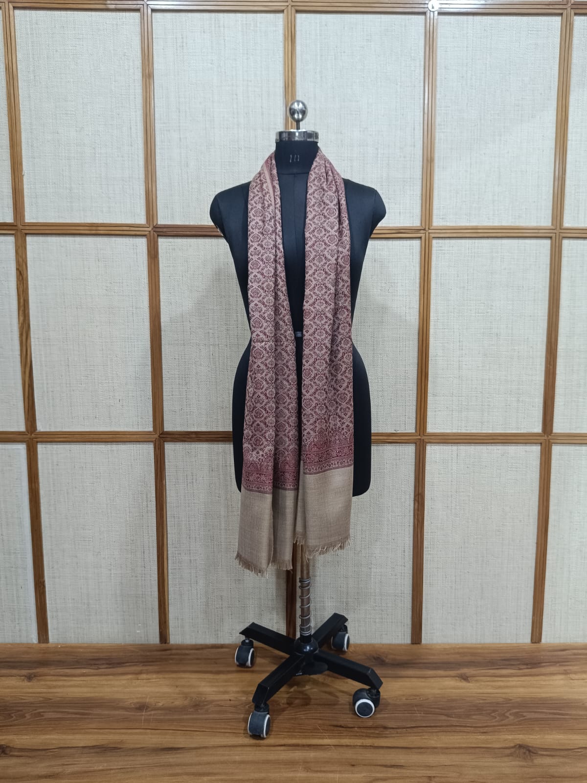 Pashloom™ Elegant Kashmiri Wool Pashmina Shawl with Intricate Kani Work – Unisex | Wholesale Bulk Order | Pashloom™ Ahmedabad