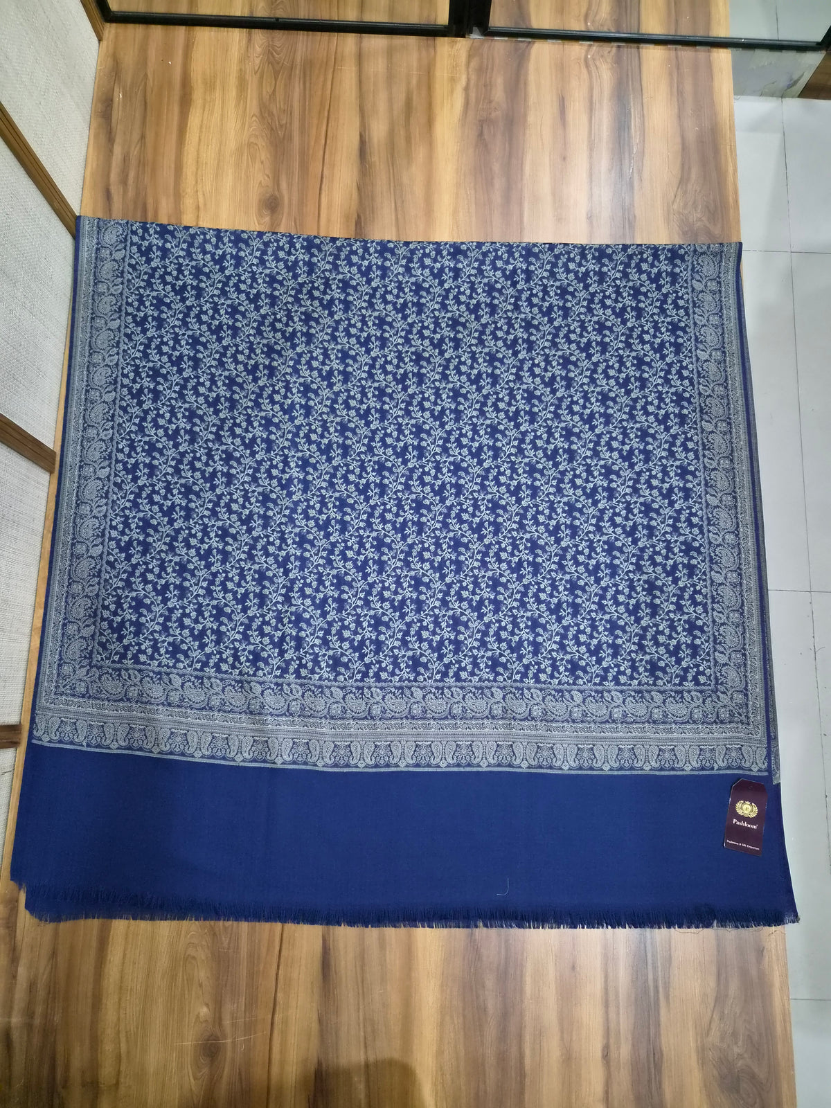 Pashloom™ Elegant Kashmiri Wool Pashmina Shawl with Intricate Kani Work – Unisex | Wholesale Bulk Order | Pashloom™ Ahmedabad