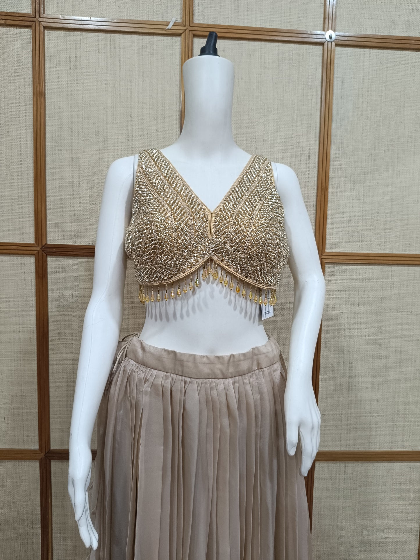 Pashloom gold premium fabric blouse for wedding and festive gifting, product image 2