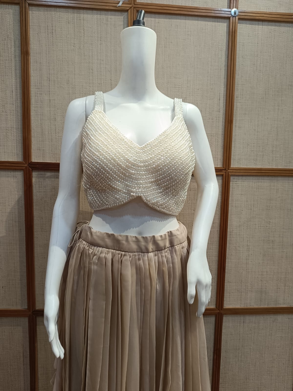 Pashloom white, gold premium fabric blouse for wedding and festive gifting, product image 2